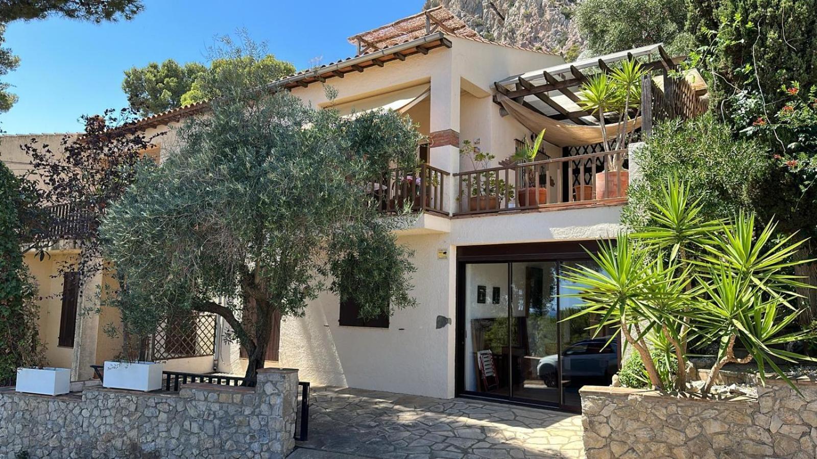 Mediterrania 98 Torroella De Montgri Exterior photo